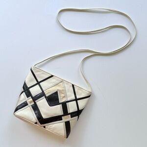 Vintage Sharif Ivory Metallic Gold Black Vintage Lizard Embossed Frame Hinge Bag